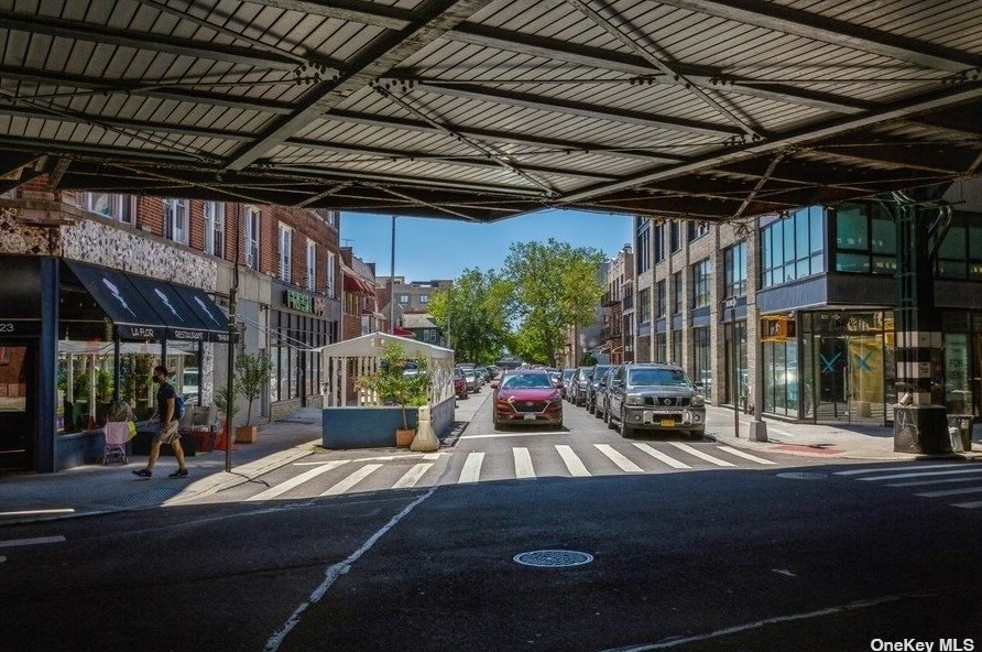 41-32 53rd St, Flushing NY 11377-4233 exterior