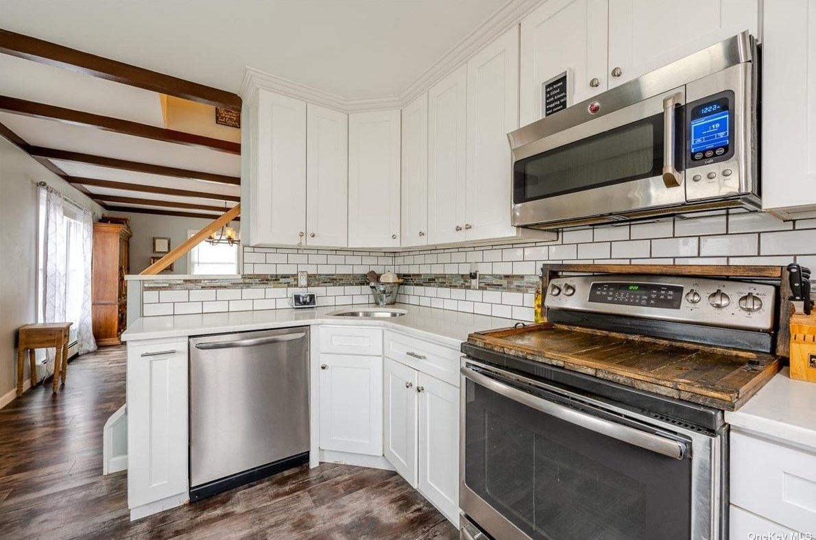 42 Clay Ln, Plainedge NY  11756-4807 exterior