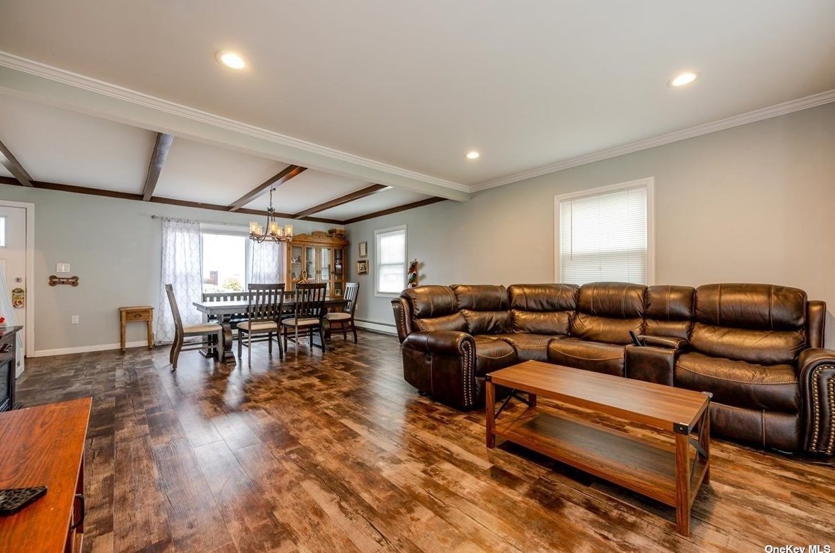 42 Clay Ln, Plainedge NY  11756-4807 exterior