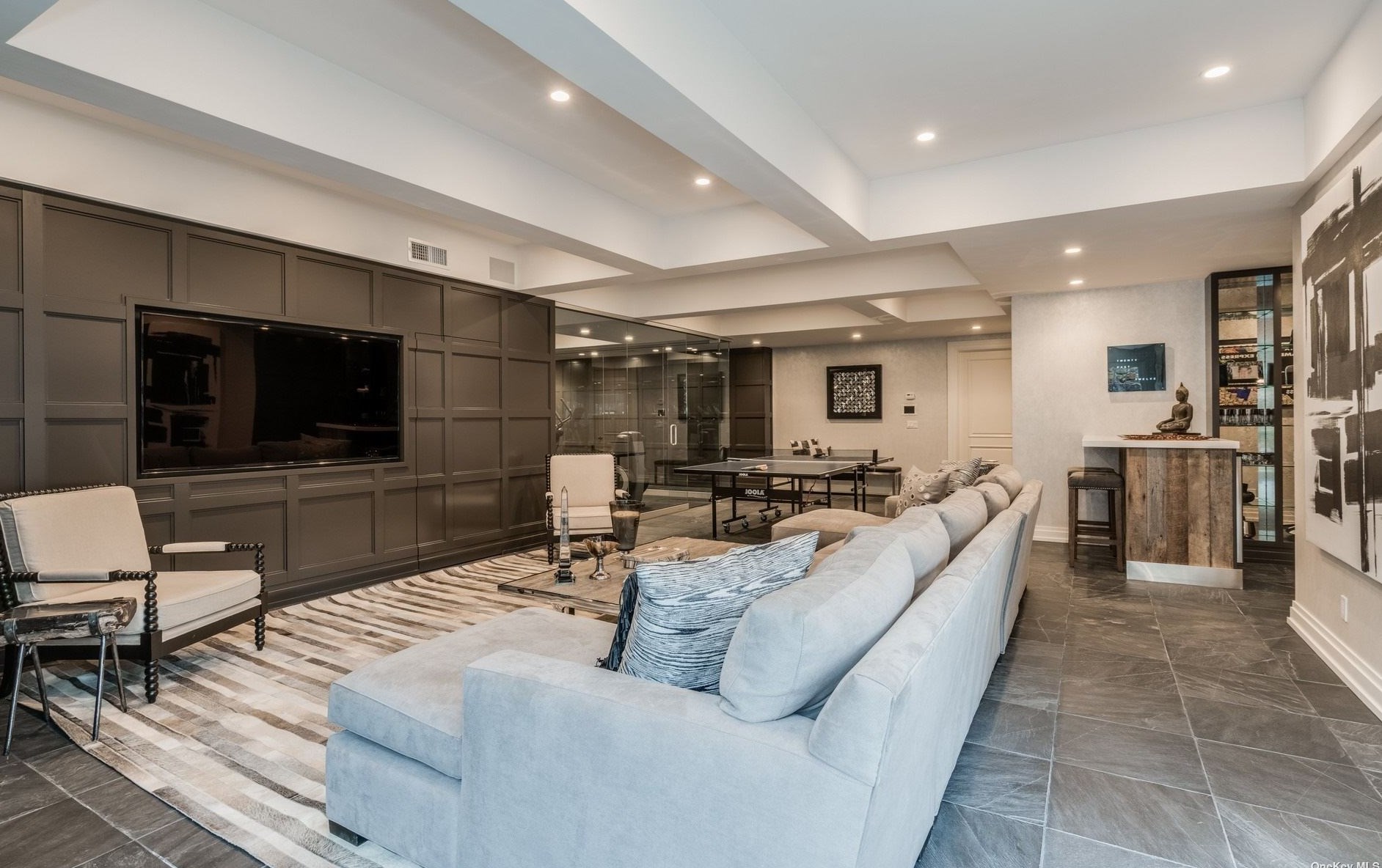 29 The Maples, East Hills NY  11576-1921 exterior