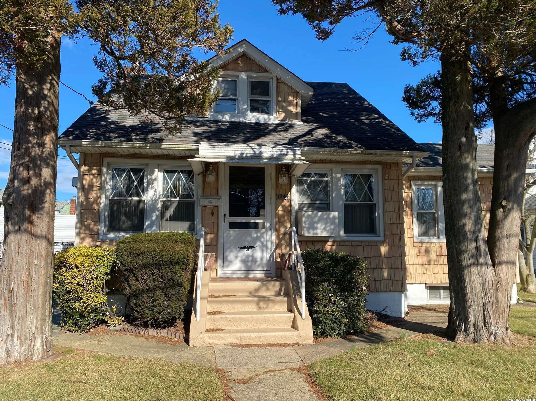 1244 New York Ave, Floral Park, NY 11003