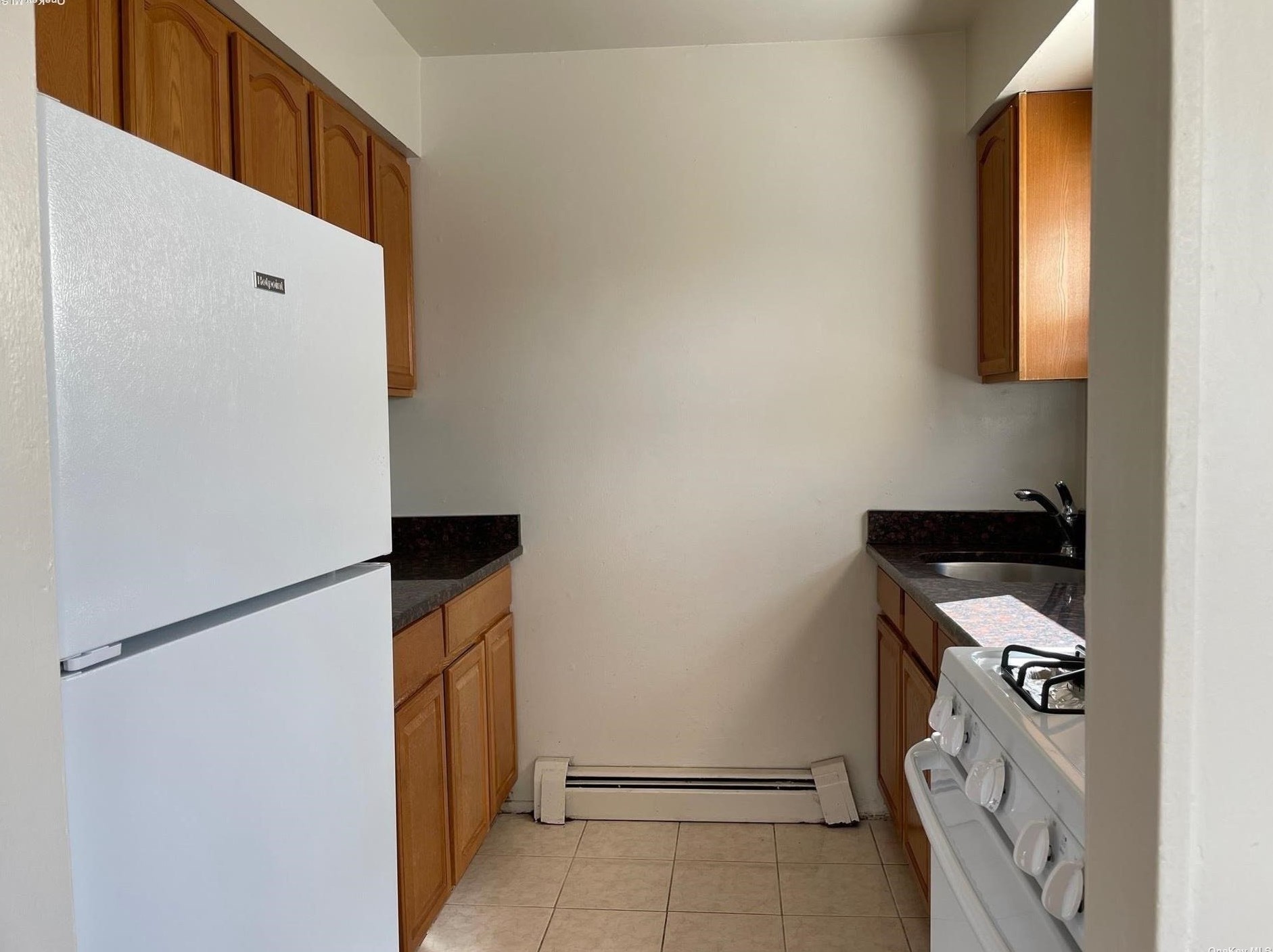 400 N Corona Ave #a 6, Valley Stream, NY 11580