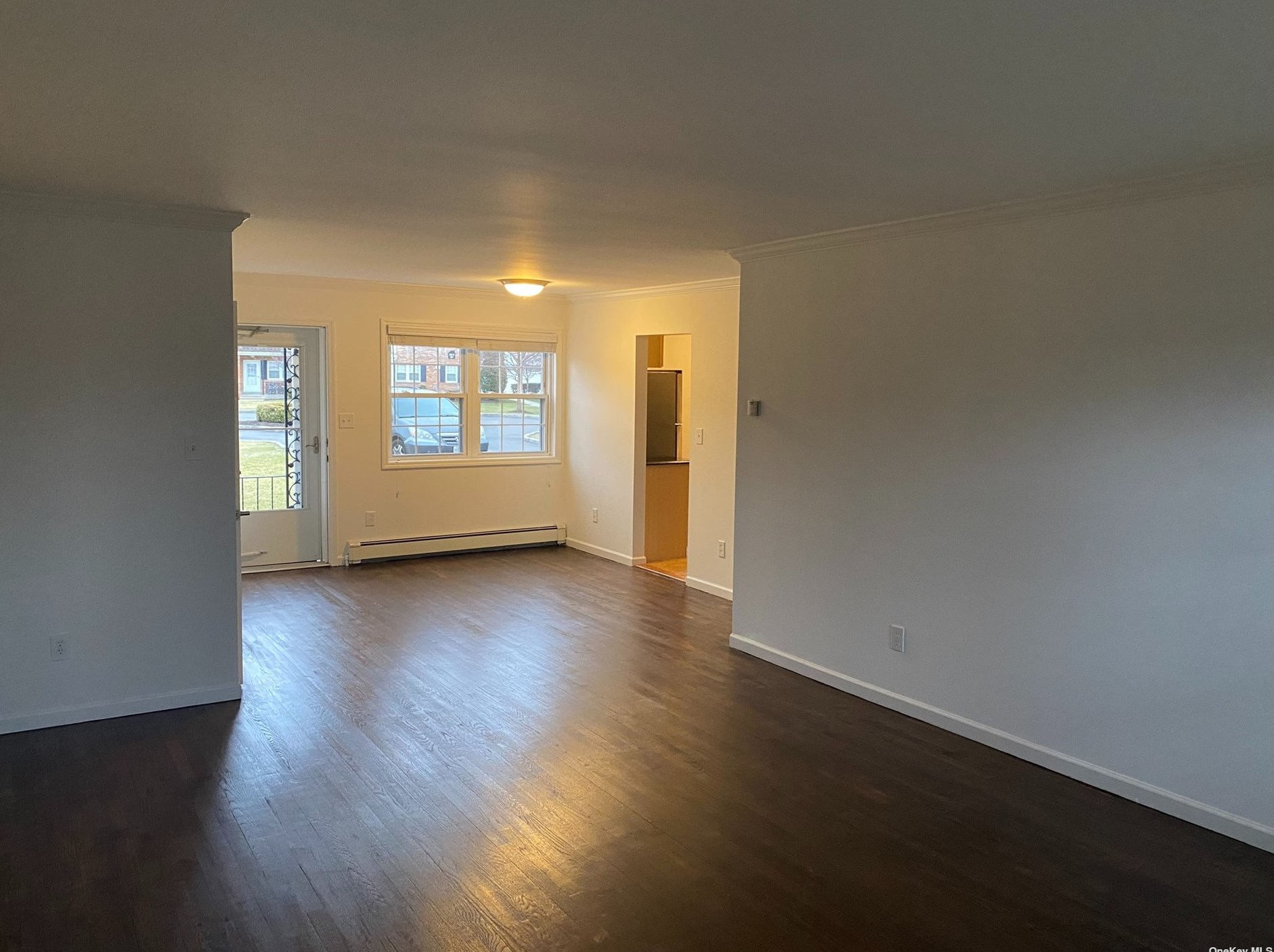 628 Kensington Ln, Bethpage, NY 11714