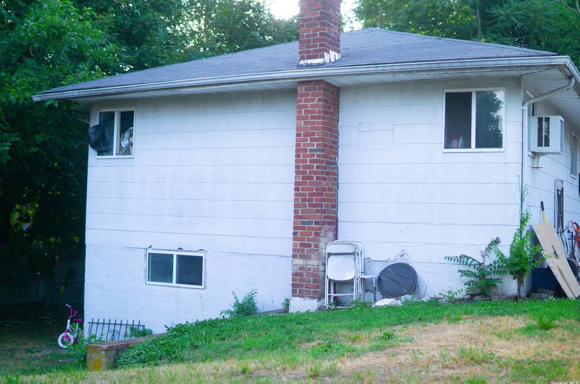 36 Harvard St, Hempstead NY  11550-2825 exterior