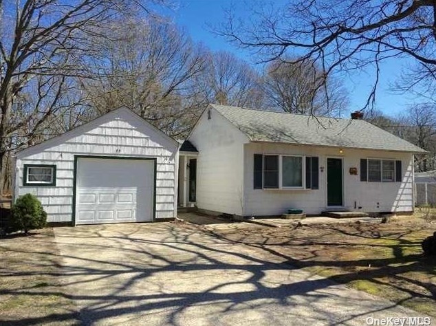 75 Avenue C, Holbrook, NY 11741