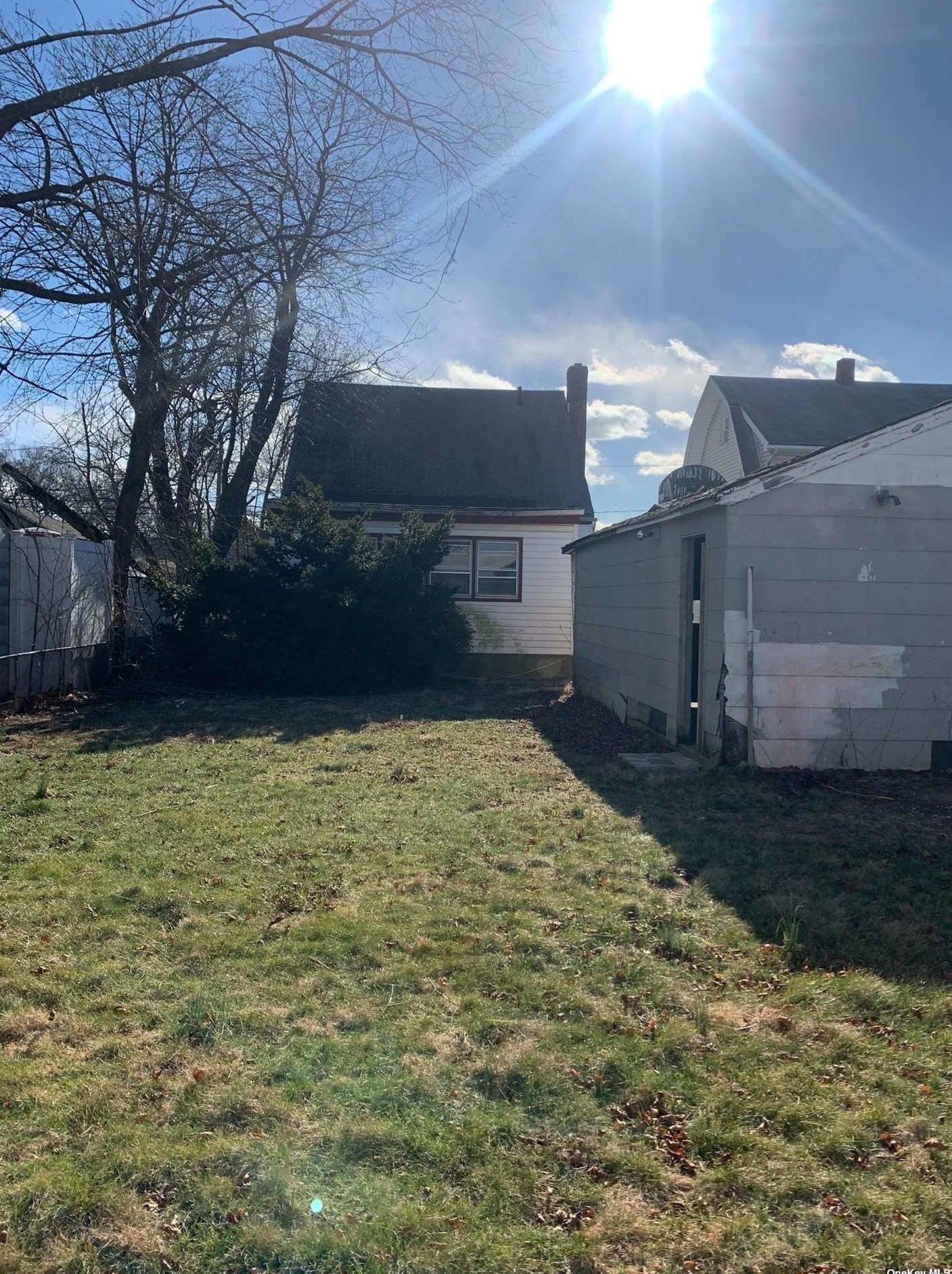 120 Henry St, Roosevelt, NY 11575