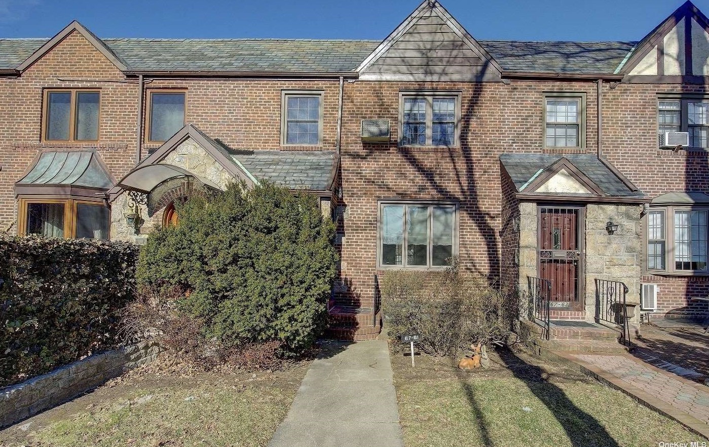 67-61 Fleet St, Flushing, NY 11375-5103