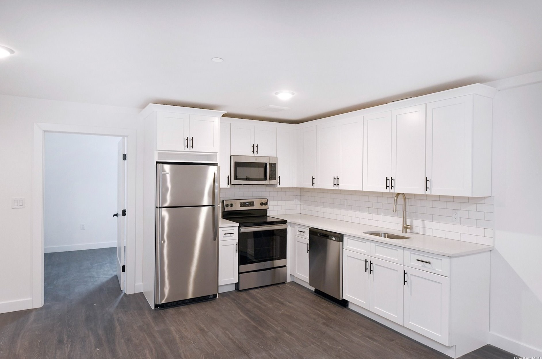 221 Broadway #2l, Amityville, NY 11701