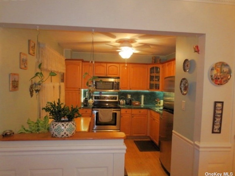 26 Springwood Dr #26, Babylon, NY 11703