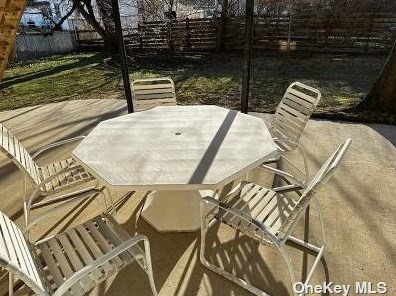 288 W 1st St #1st Fl, Deer Park, NY 11729