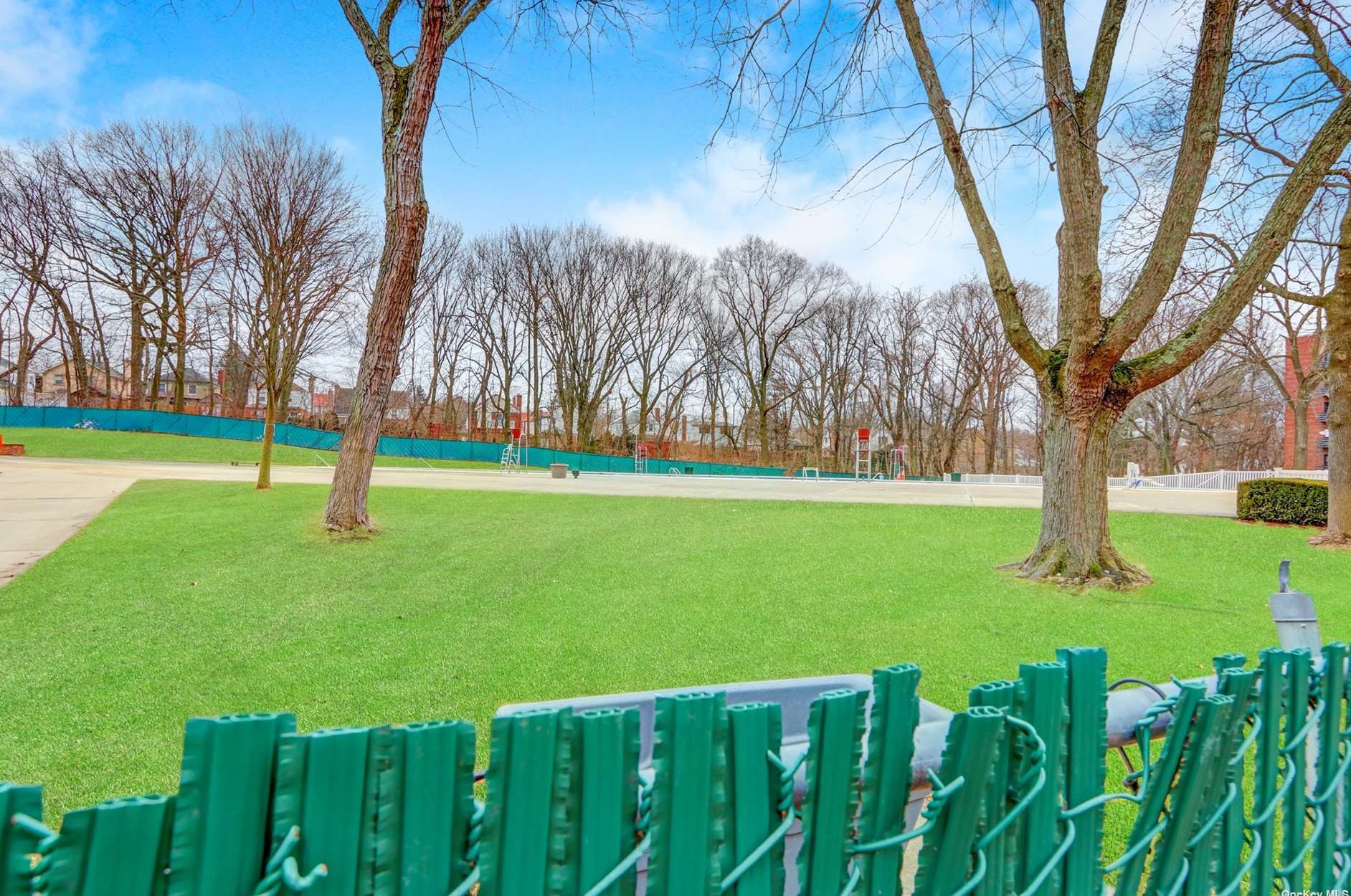 73-45 210th St, Flushing NY  11364-2446 exterior
