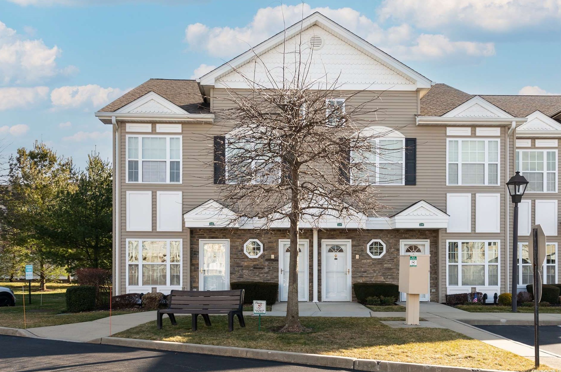 232 Spring Dr, Hempstead, NY 11554-2270