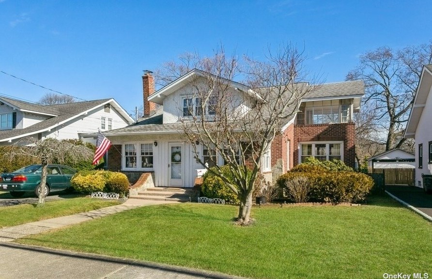 40 Parkview Pl, North Baldwin, NY 11510-3446