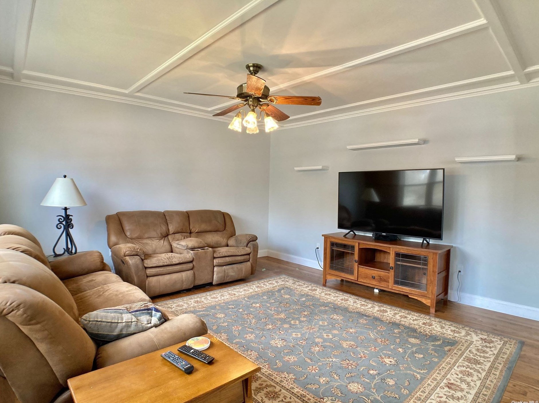 206 Wilson Blvd, Islip Manor, NY 11751
