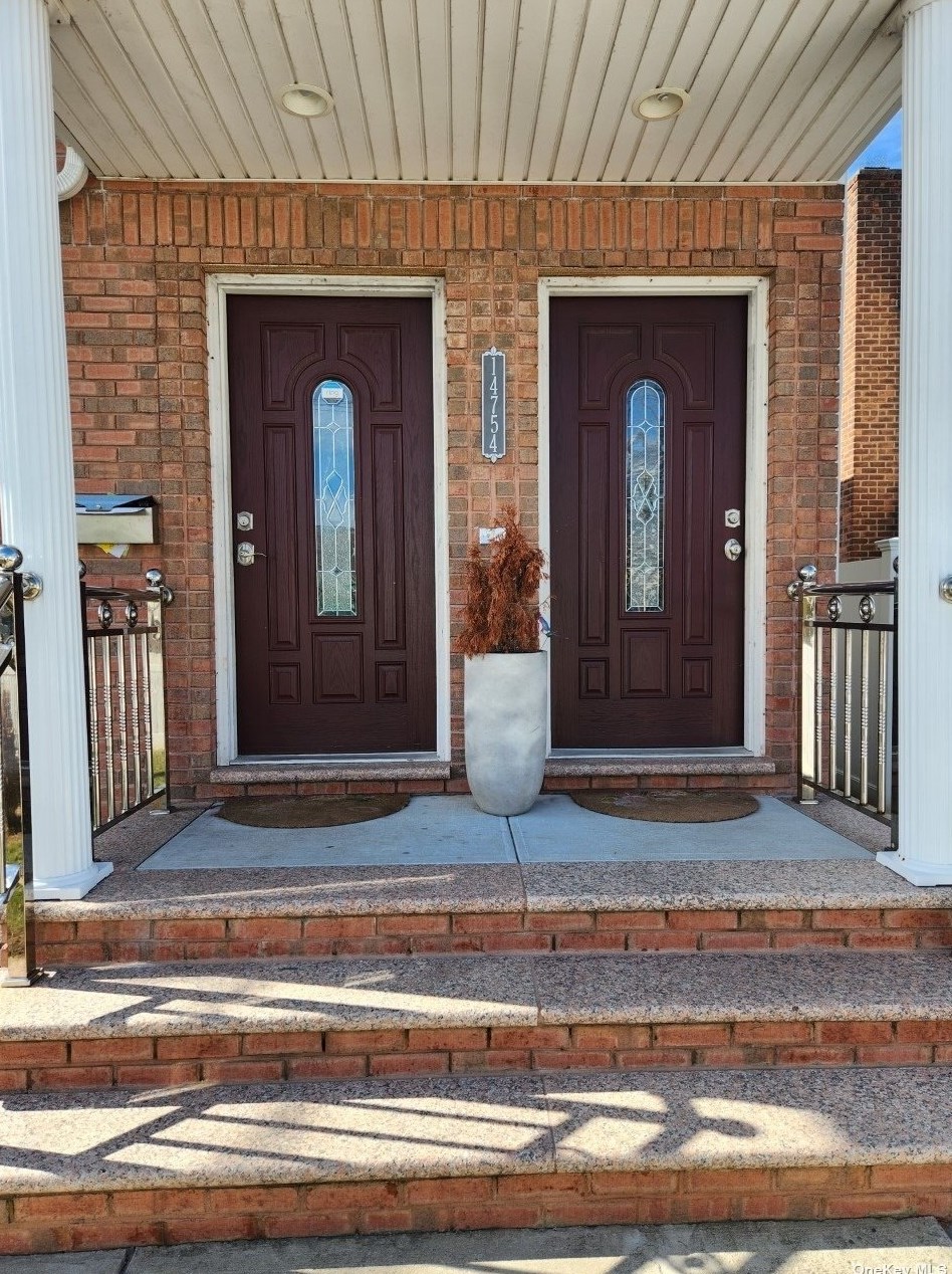 147-54 Huxley St, Jamaica, NY 11422
