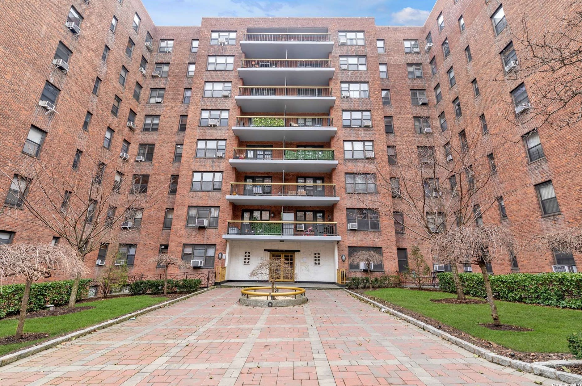 6776 Booth St, Flushing NY  11375-3158 exterior