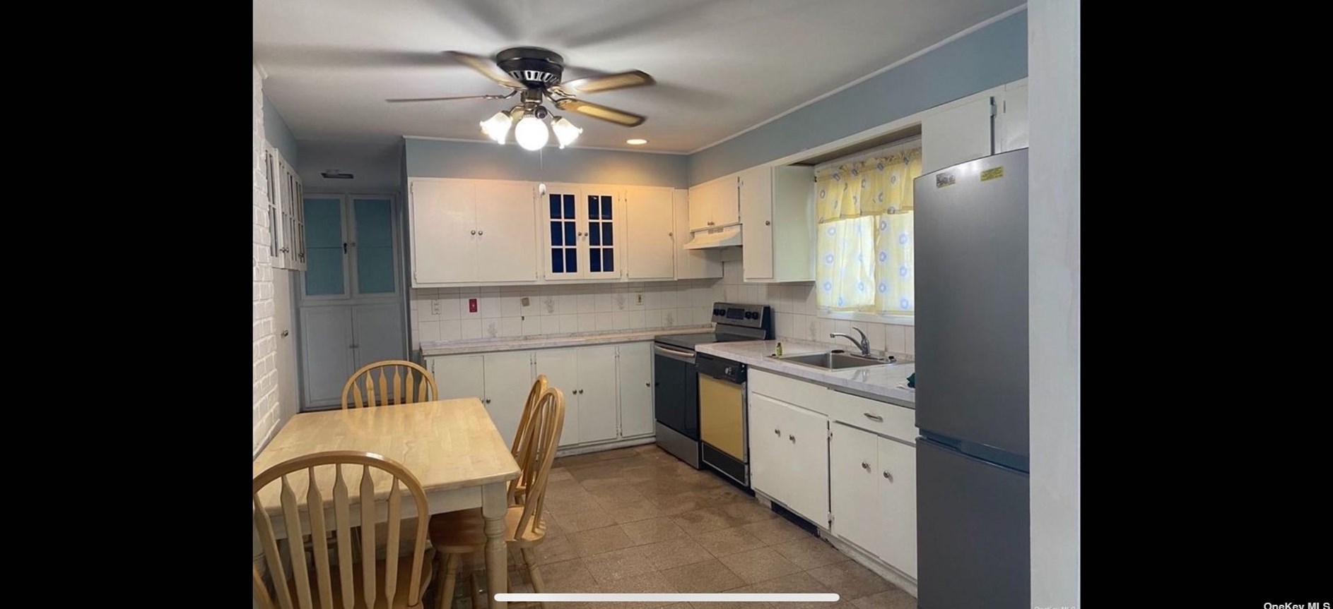 38 Cable Ln, Hicksville, NY 11801