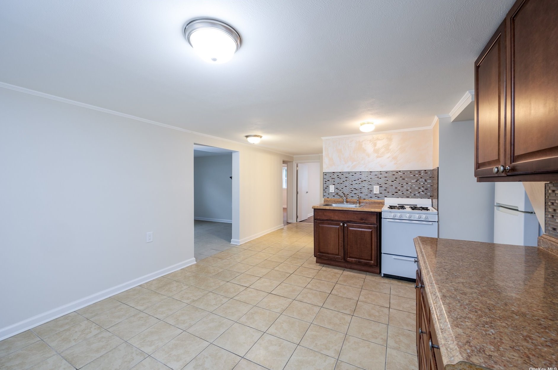 558 E Market St #2, East Atlantic Beach, NY 11561
