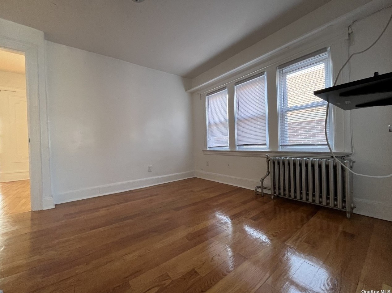57-19 Penrod St, Flushing NY  11368-3935 exterior