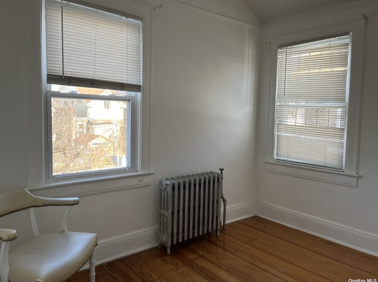 57-19 Penrod St, Flushing NY  11368-3935 exterior