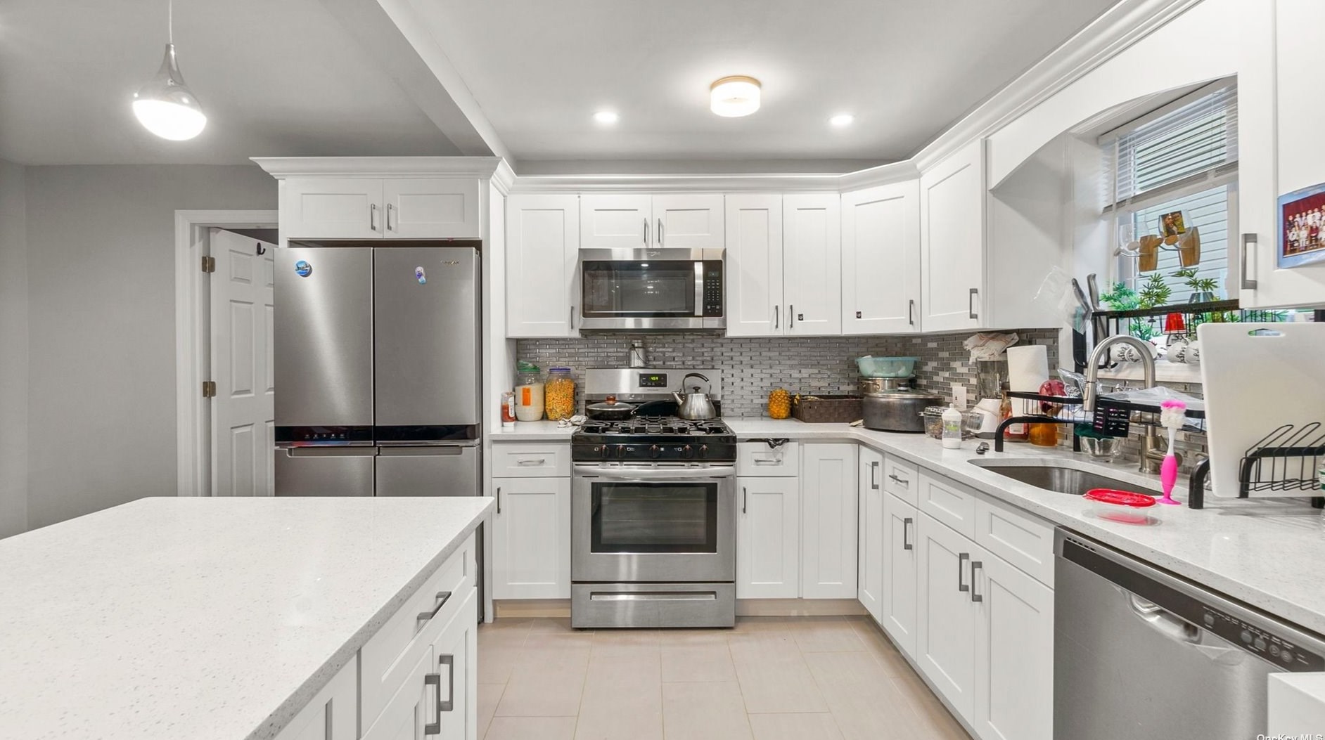 292 Yale St, Hempstead NY  11550-2839 exterior