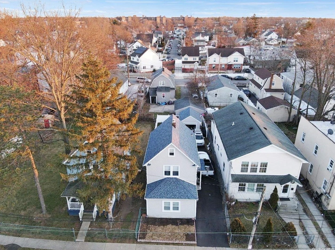 292 Yale St, Hempstead NY  11550-2839 exterior
