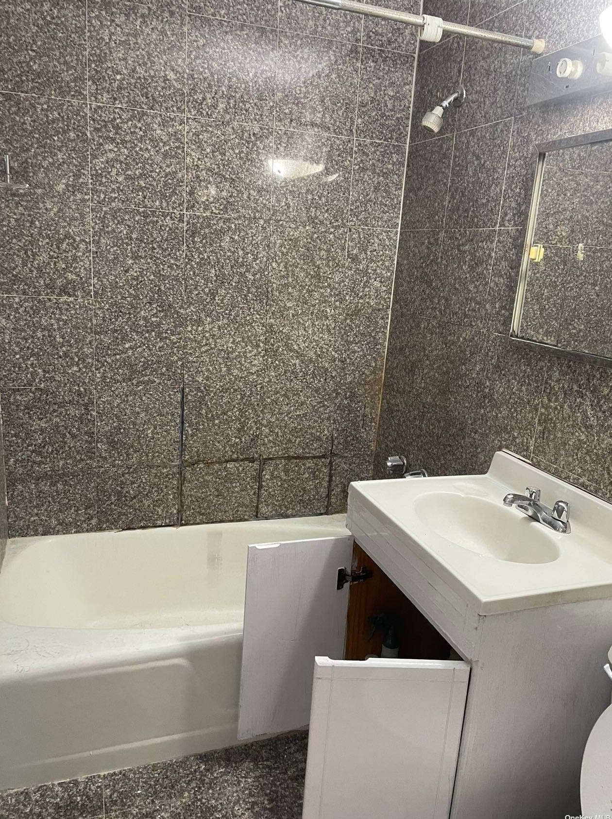 42-55 Colden St #12, Flushing, NY 11355