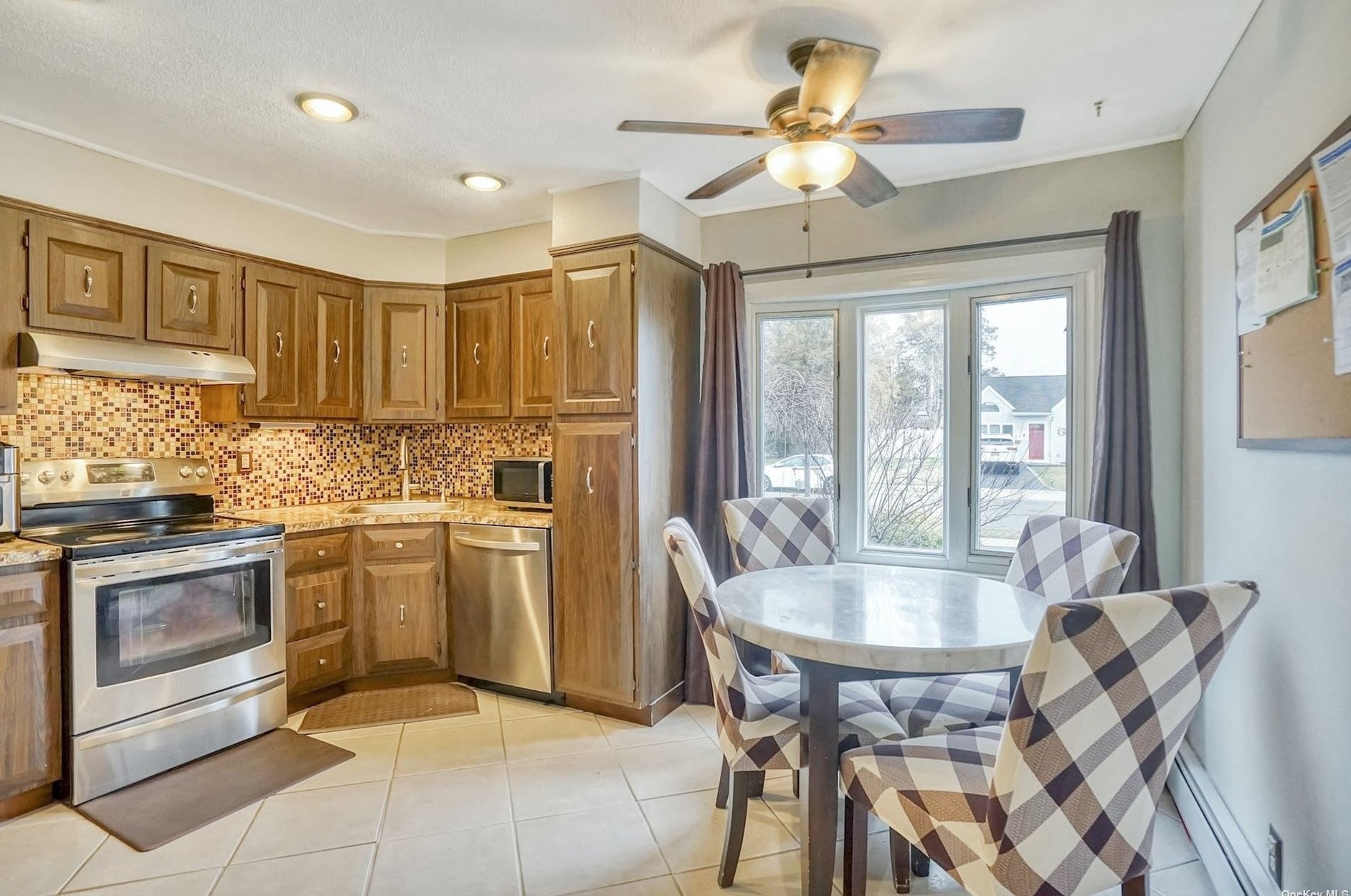 50 Chestnut Ln, Plainedge NY  11756-4016 exterior