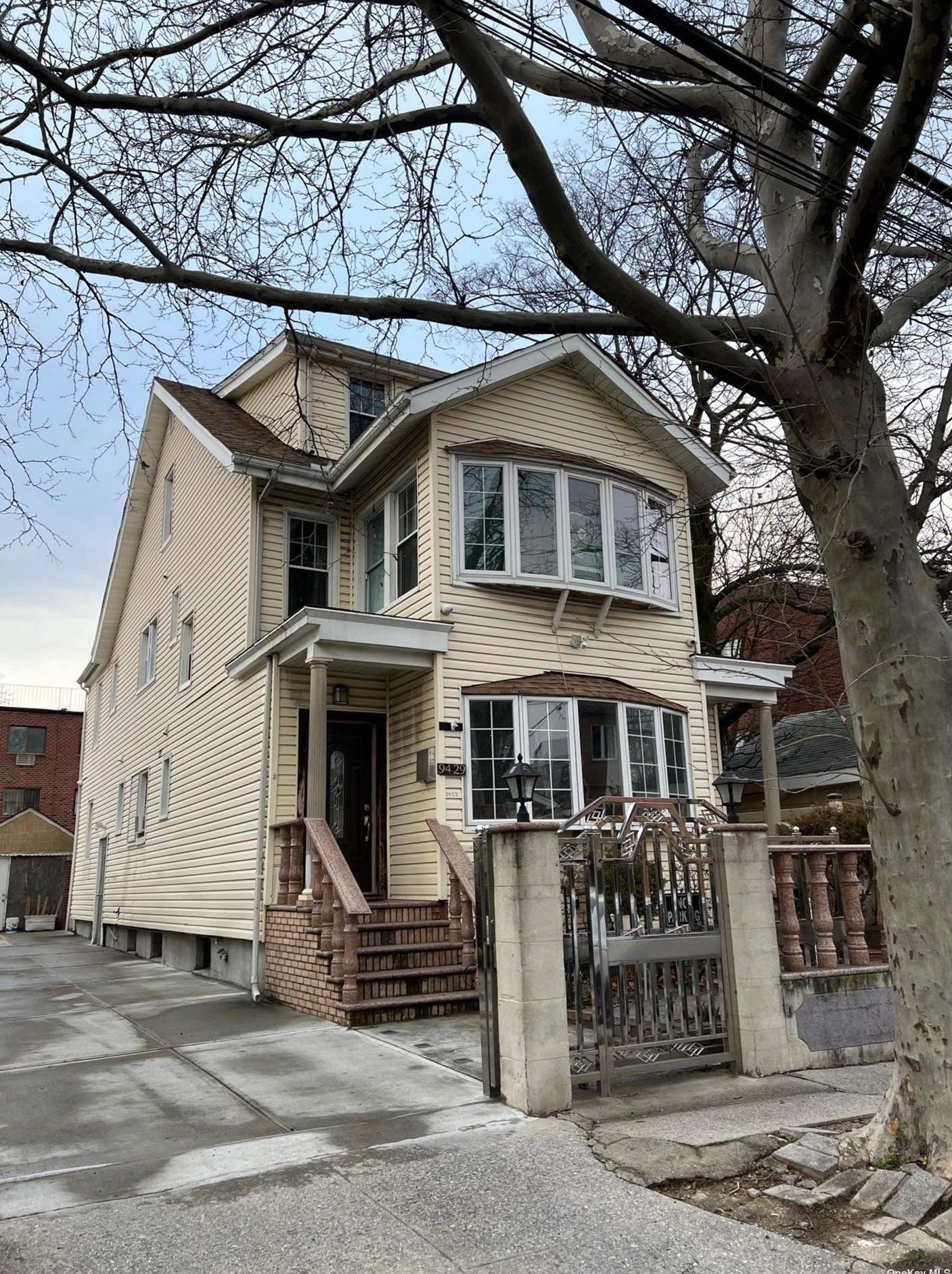 94-29 54th Ave, Flushing NY  11373-1012 exterior