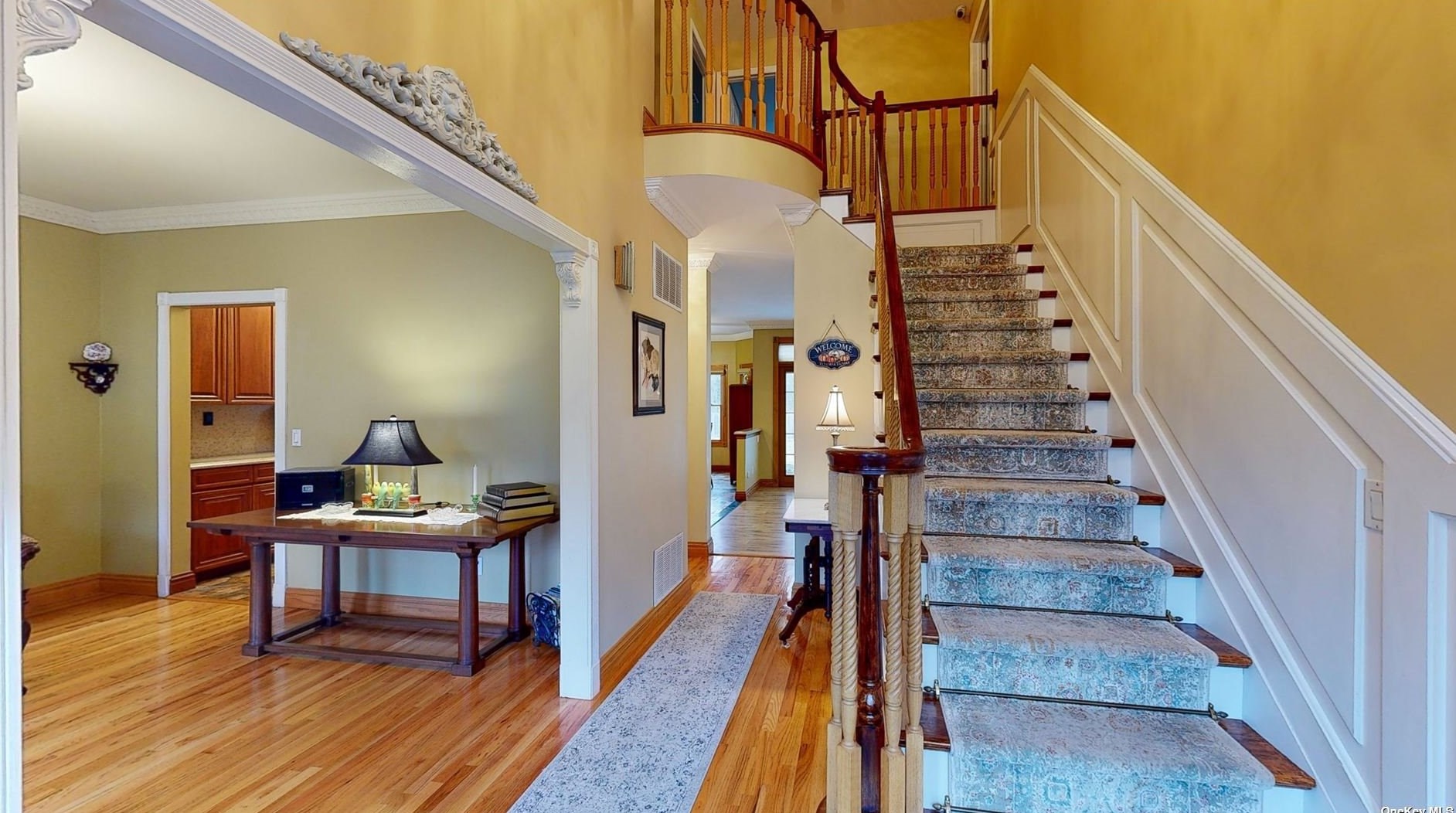 2 Equestrian Ct, Hauppauge, NY 11788-3335