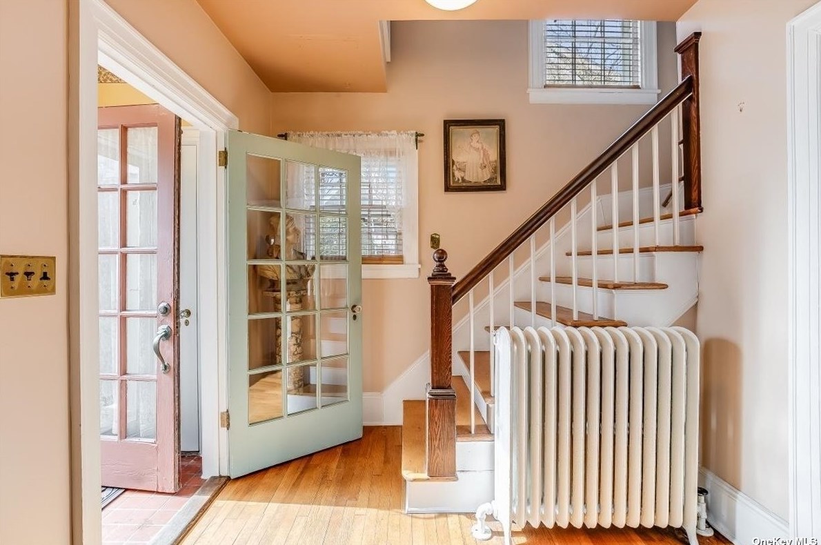 91 Nassau Ave, North Hills, NY 11030