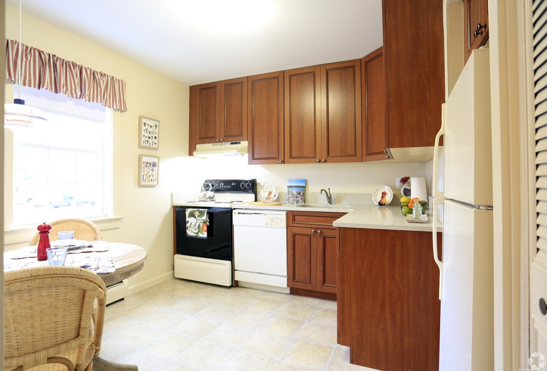 64 Muncie Rd, Babylon, NY 11704