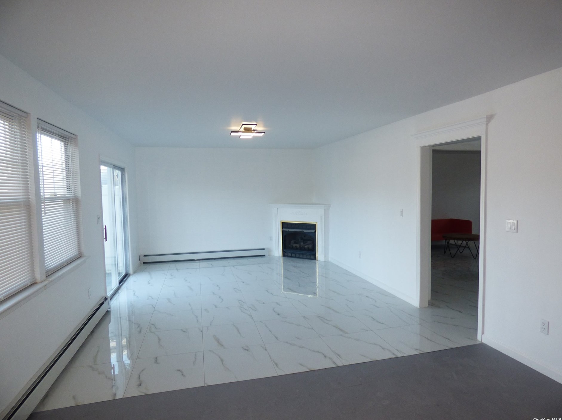 12 Dock Dr, Freeport NY  11520-5222 exterior