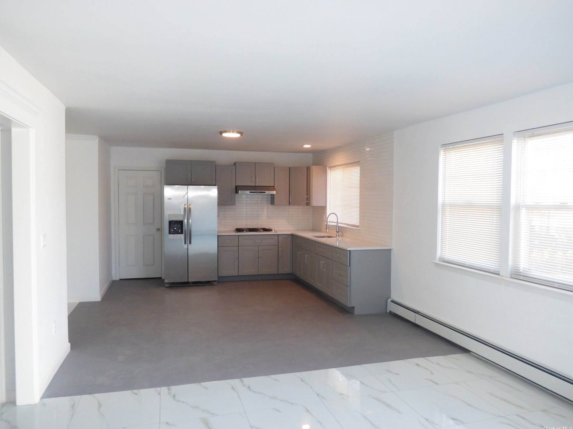 12 Dock Dr, Freeport NY  11520-5222 exterior