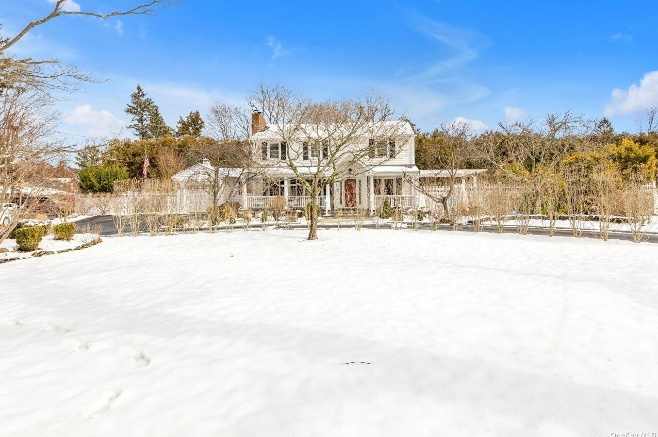 1 Shawnee St, Center Port, NY 11721-1414
