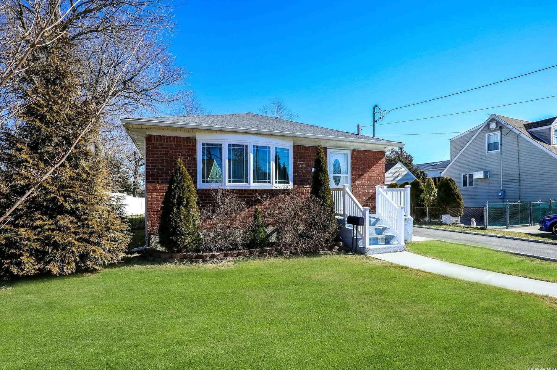 1253 Raymond Rd, North Bellmore, NY 11710