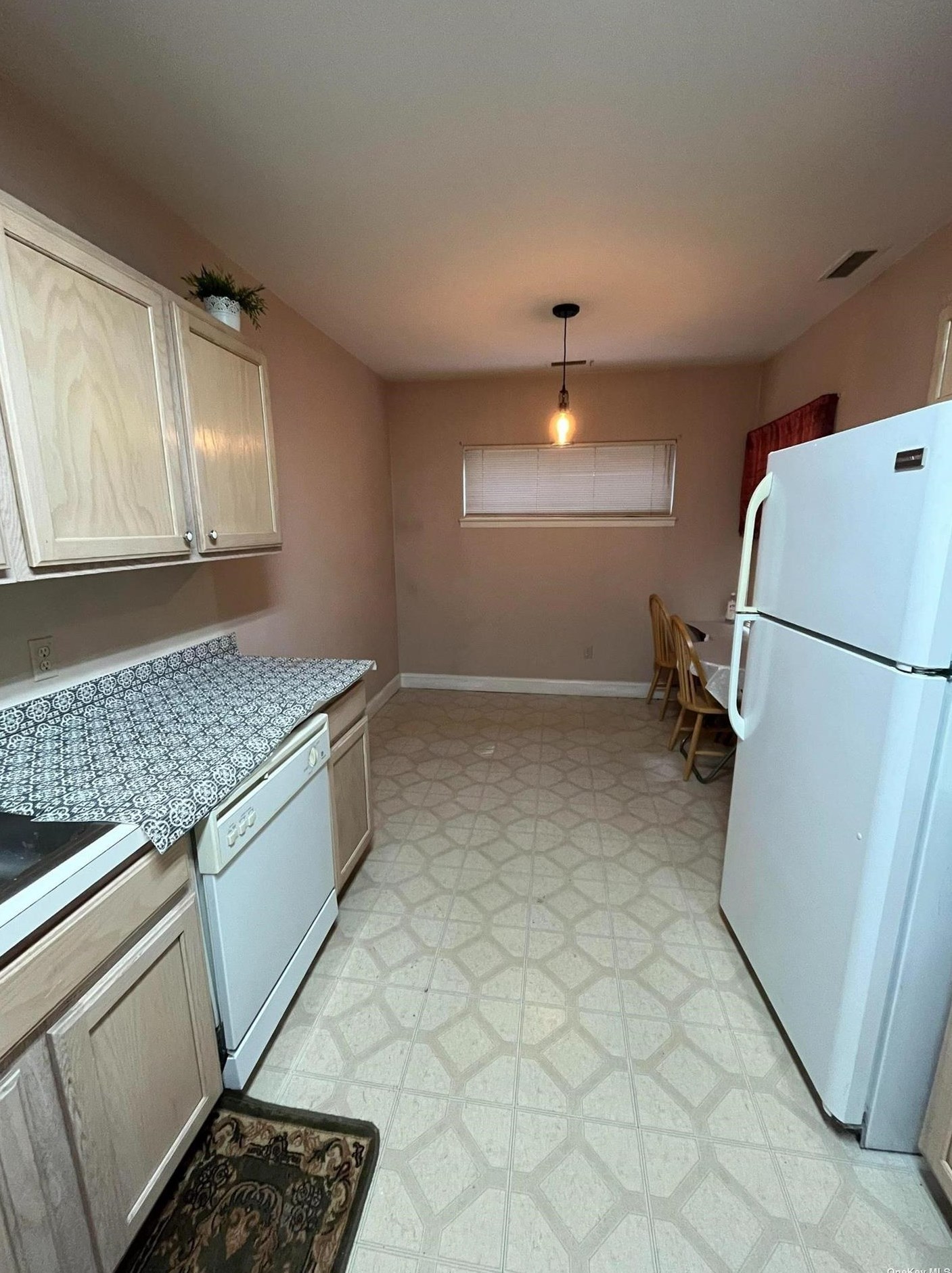 604 Birchwood Park Dr, Middle Island NY  11953-2626 exterior