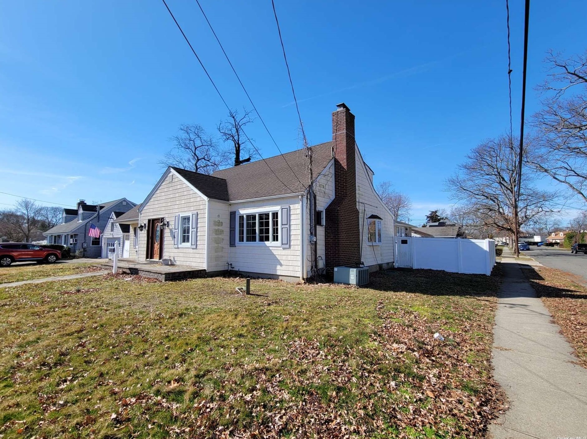 21 Algonquin Ave, East Massapequa, NY 11758-6734