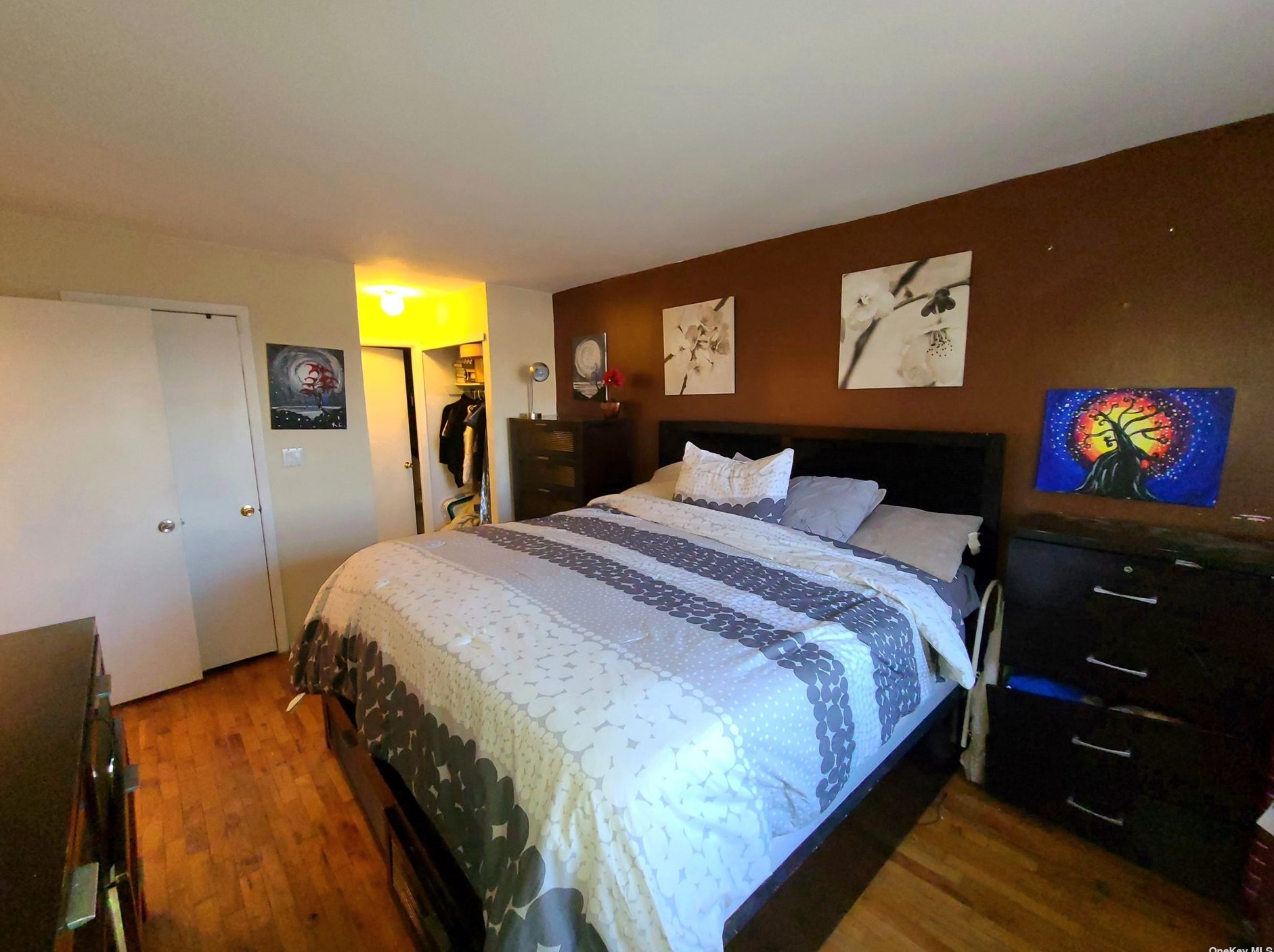 220-16 64th Ave, Flushing, NY 11364-2231