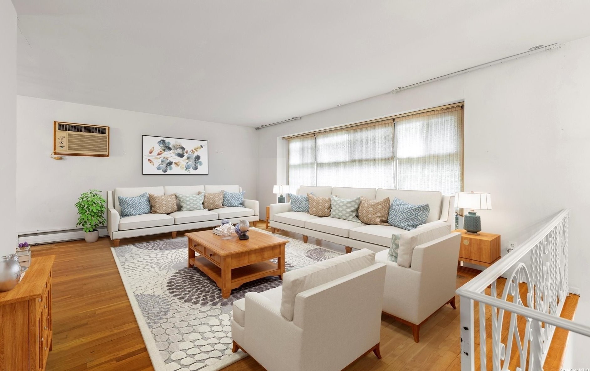 130 Roxton Rd, Hicksville, NY 11803