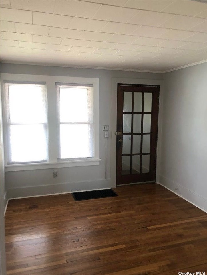 198 Knickerbocker Ave, Rochester, NY 14615-2227