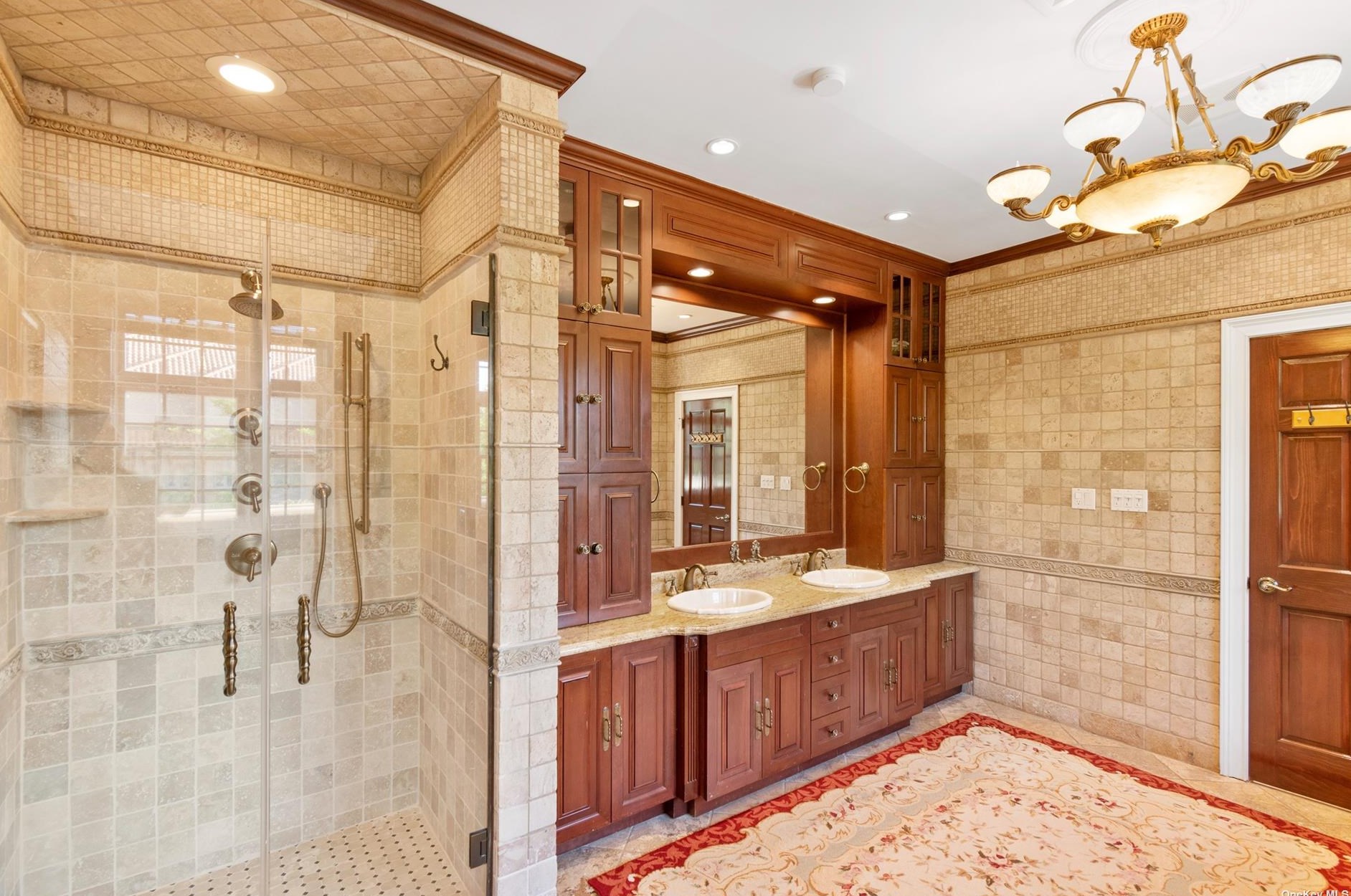 5 Center Dr, Flushing NY 11363-1214 exterior