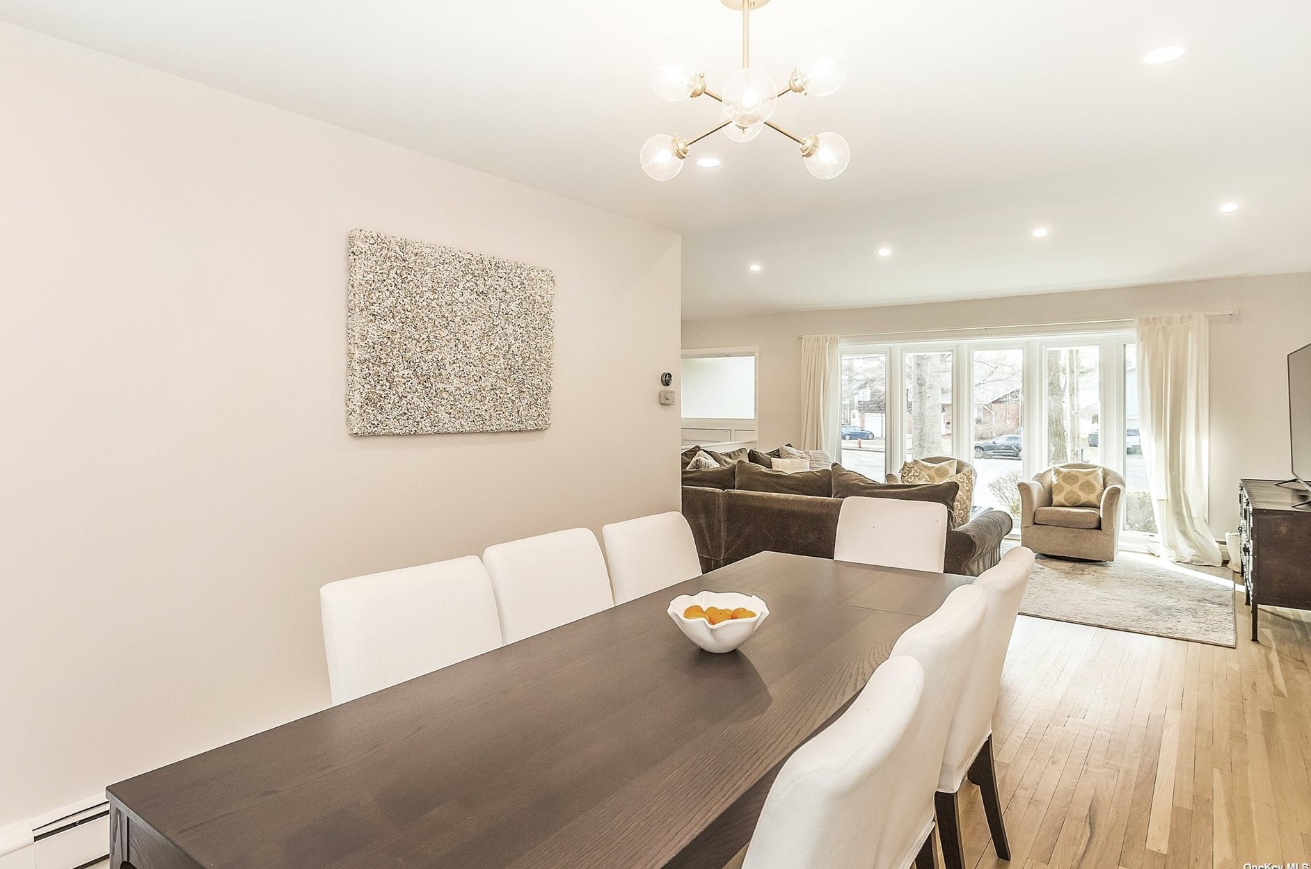 46 Roger Dr, Port Washington NY  11050-2528 exterior