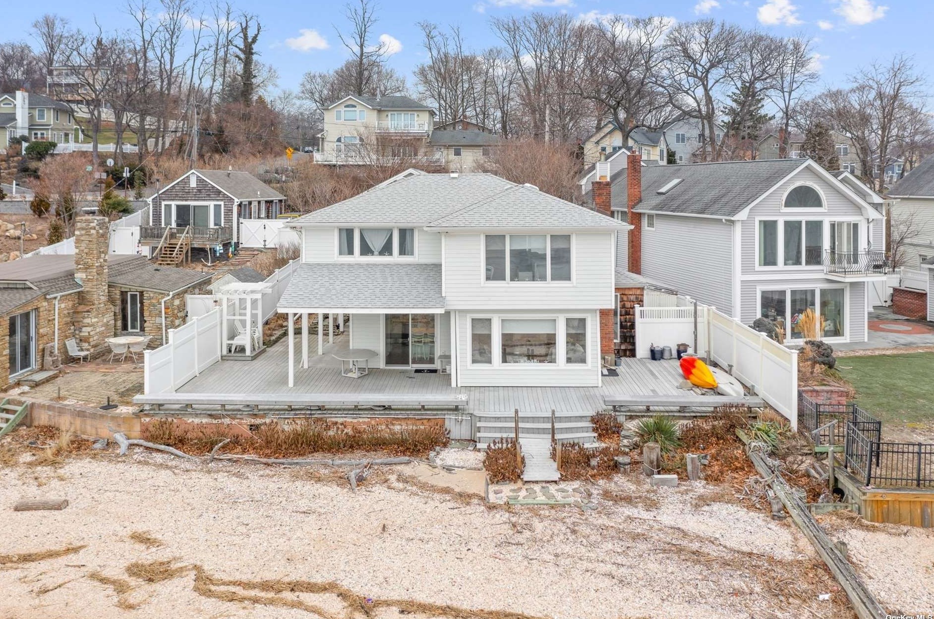 11 Argyle Dr, Northport, NY 11768