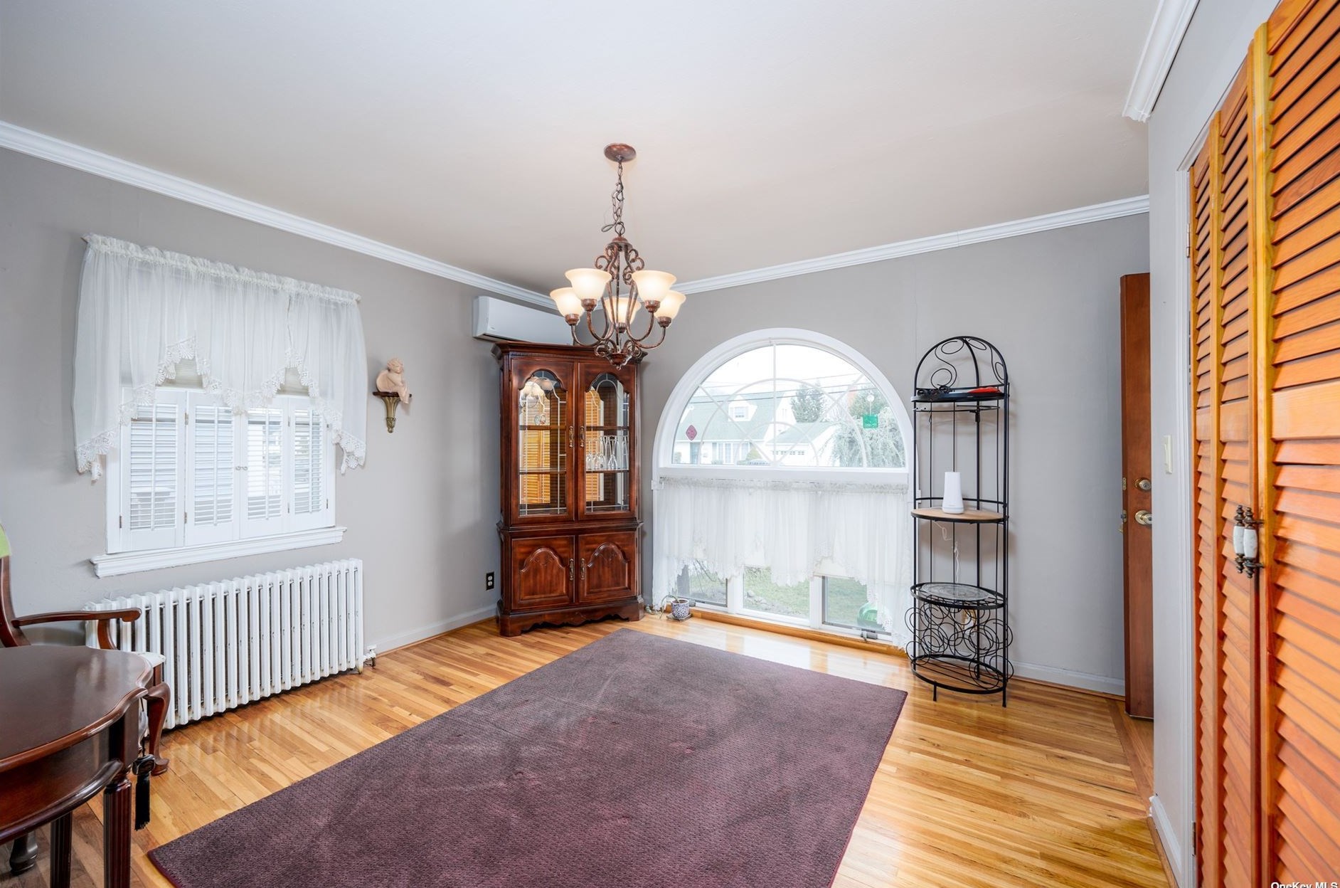 2970 Roxbury Rd, Rockville Centre NY  11572-3220 exterior