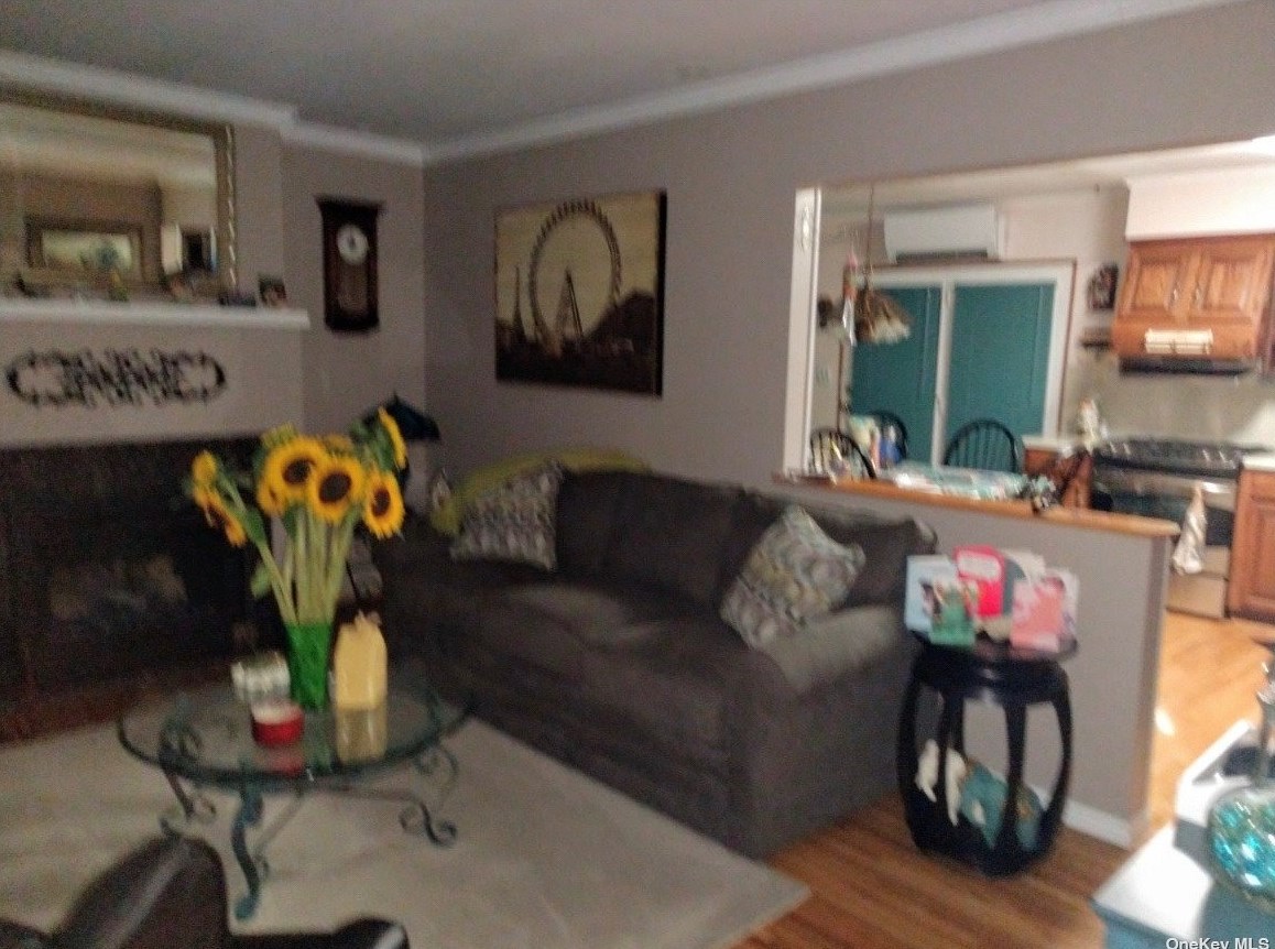 2970 Roxbury Rd, Rockville Centre NY  11572-3220 exterior