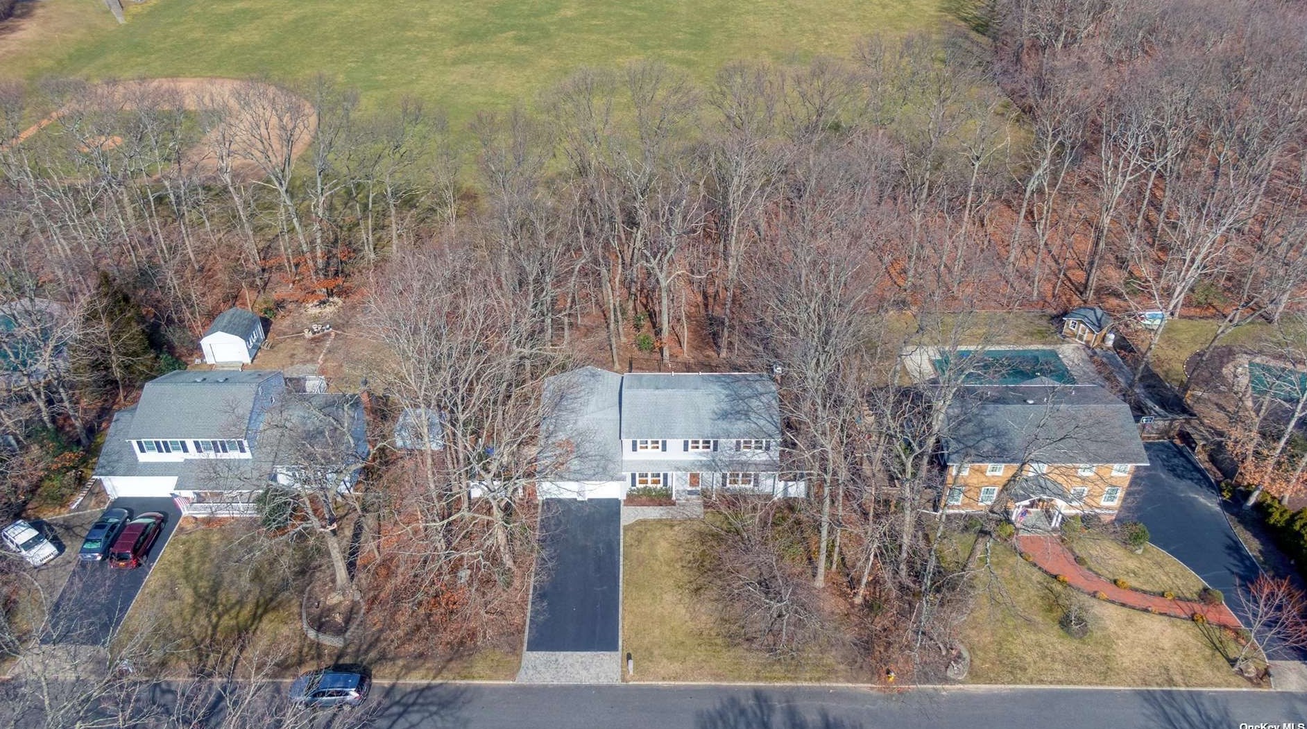 725 Pine Tree Ct, Prt Jefferson Station, NY 11777-1915