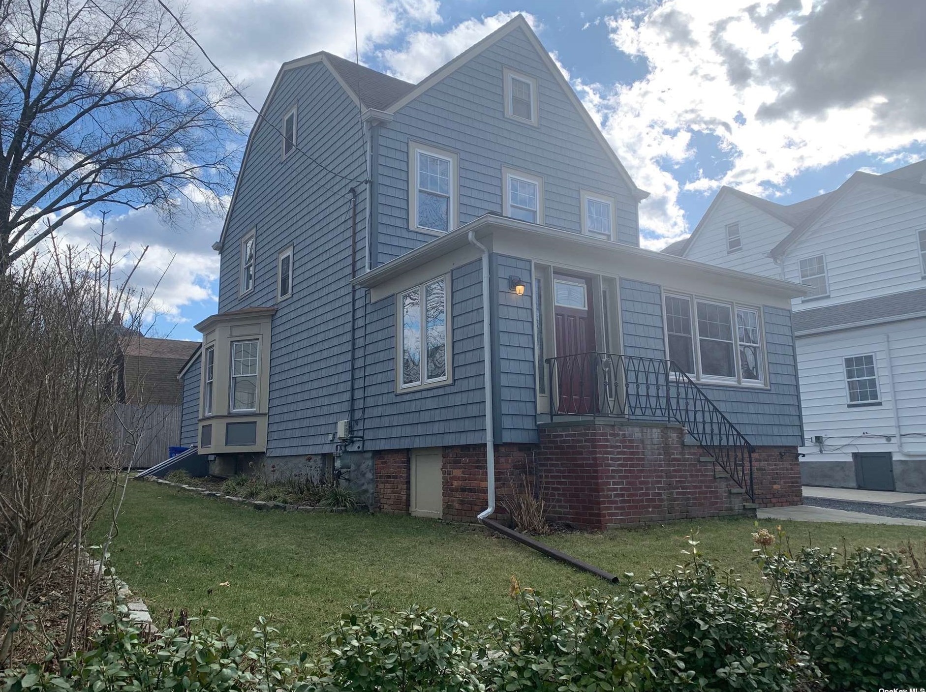 217-12 Corbett Rd, Flushing, NY 11361