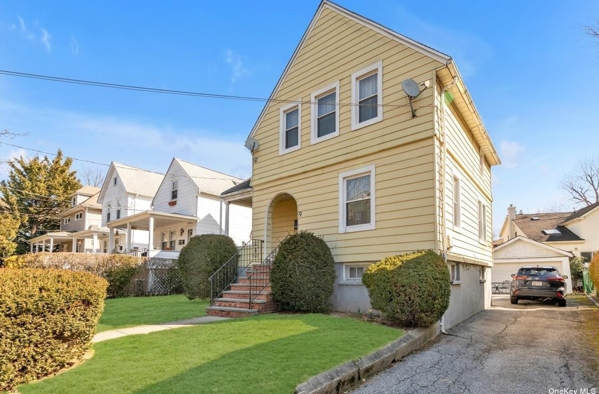 9 Jefferson St, Port Washington, NY 11050