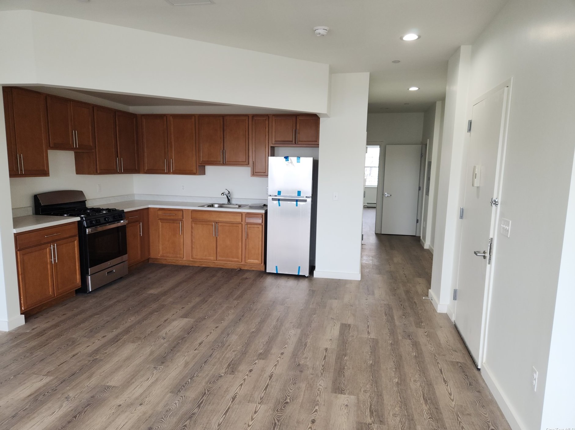 653 Hinsdale St #3 East, Brooklyn, NY 11207